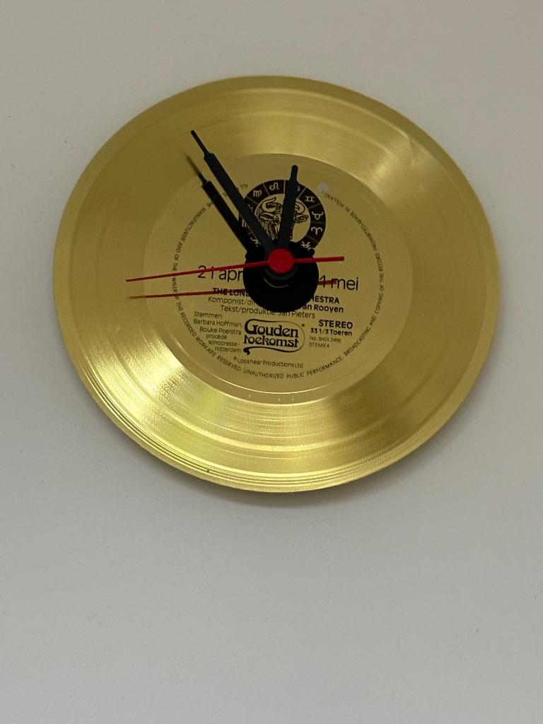 Klok goud kleurig, Huis en Inrichting, Woonaccessoires | Klokken, Ophalen of Verzenden, Wandklok