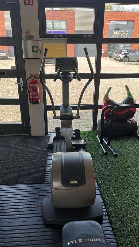Technogym synchro exc 700 sp, Sport en Fitness, Ophalen, Overige materialen, Zo goed als nieuw, Crosstrainer