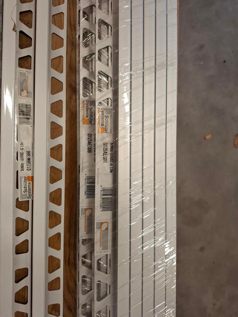 Aluminium en Rvs tegelhoekstrippen 3m1 nieuw  uitverkoop, Ophalen of Verzenden, Nieuw, Minder dan 50 watt, Overige typen