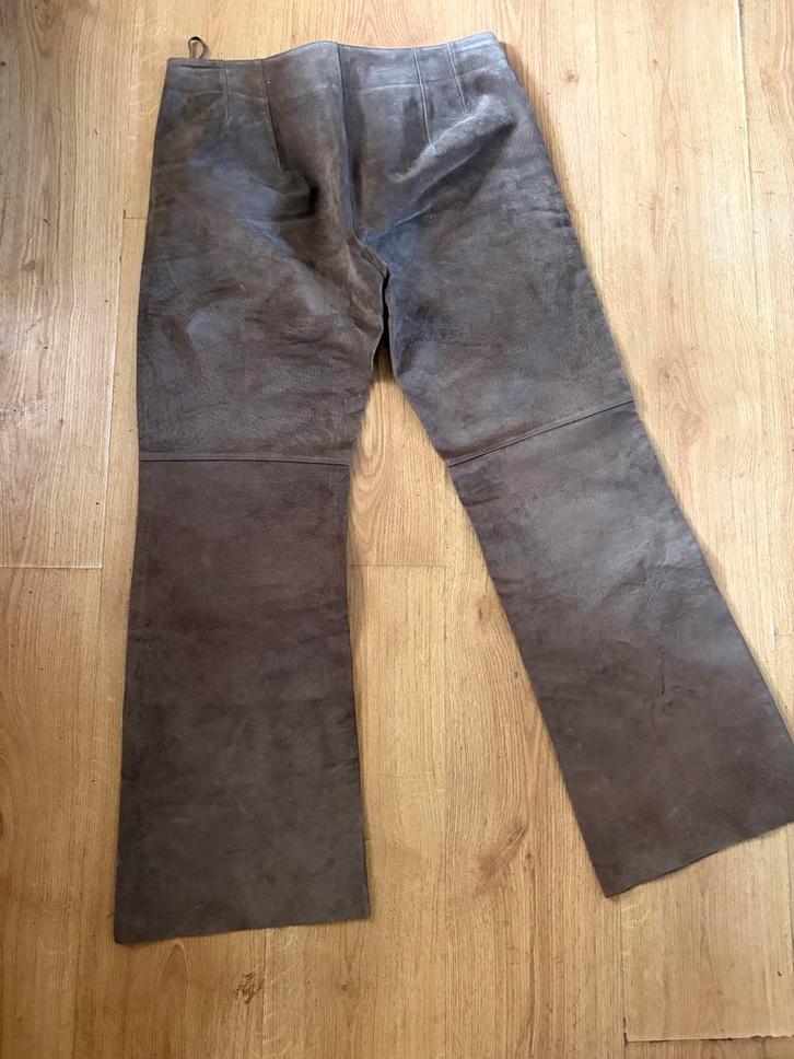 Donkerbruine Leren Broek - Maat 40, Kleding | Dames, Broeken en Pantalons, Gedragen, Maat 38/40 (M), Bruin, Lang, Ophalen of Verzenden