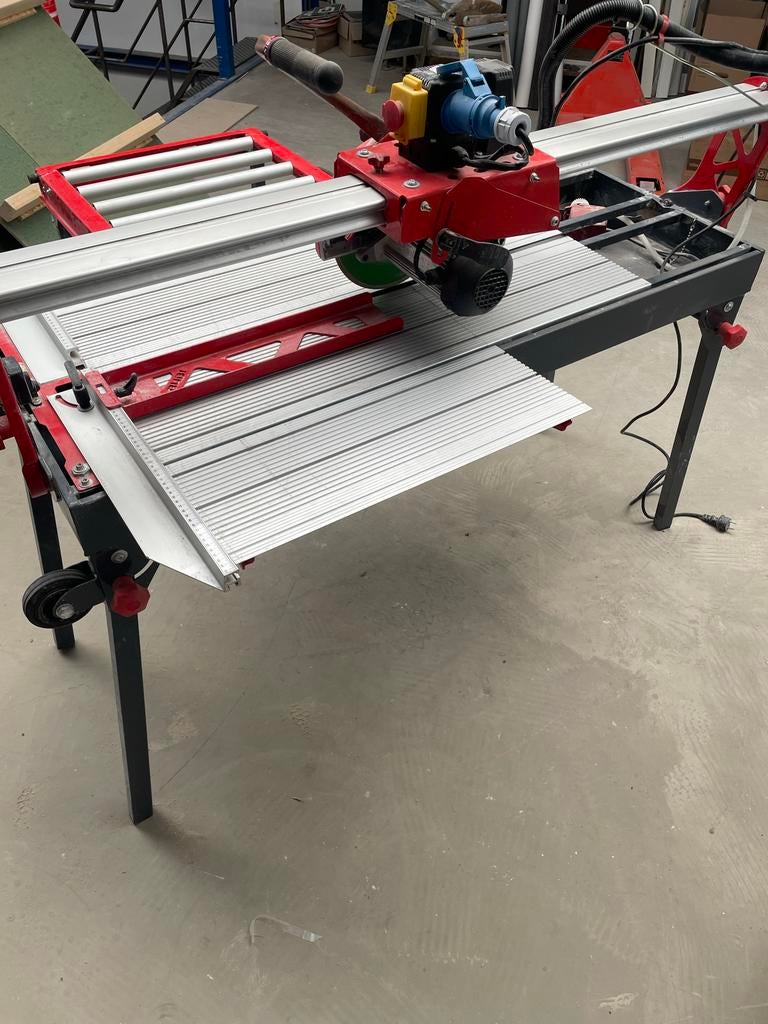 Rubi DC-250-1200 Tegelzaag - Zo goed als nieuw met accessoir, Doe-het-zelf en Verbouw, 70 mm of meer, Overige typen, Ophalen of Verzenden