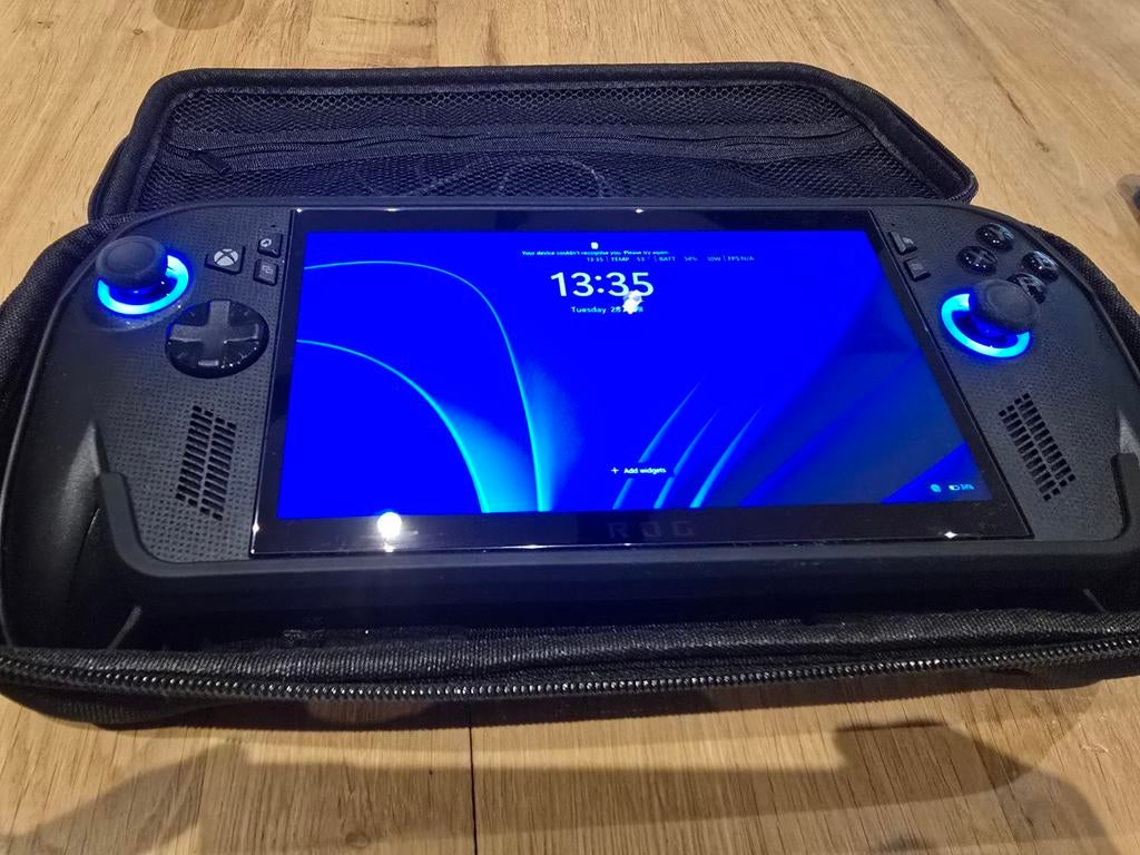 Xbox Rog ally x als nieuwe met screen protector en case+tas, Spelcomputers en Games, Spelcomputers | Overige, Zo goed als nieuw