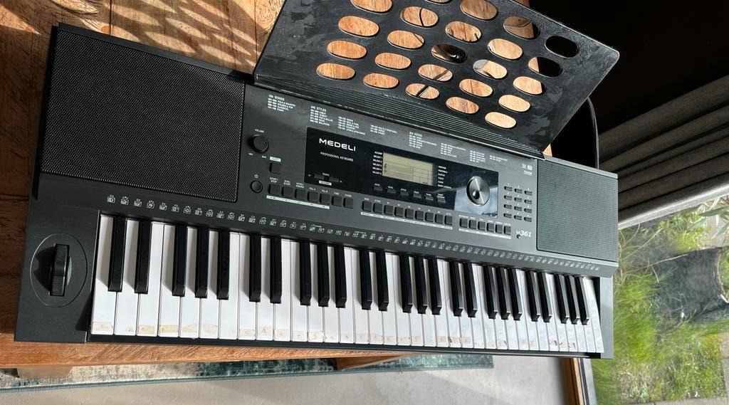 Keyboard MEDELI m361 zwart, Muziek en Instrumenten, Keyboards, Ophalen, Zo goed als nieuw, 61 toetsen, Medeli