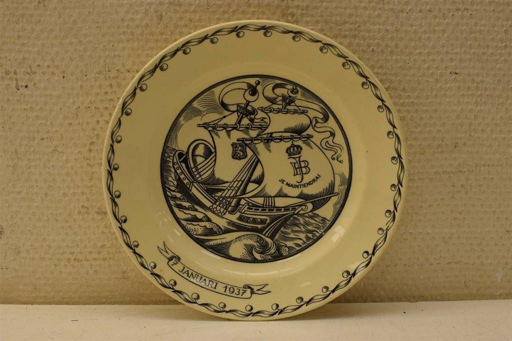 Petrus Regout porseleinen wandbord 44078, Ophalen of Verzenden, Gebruikt