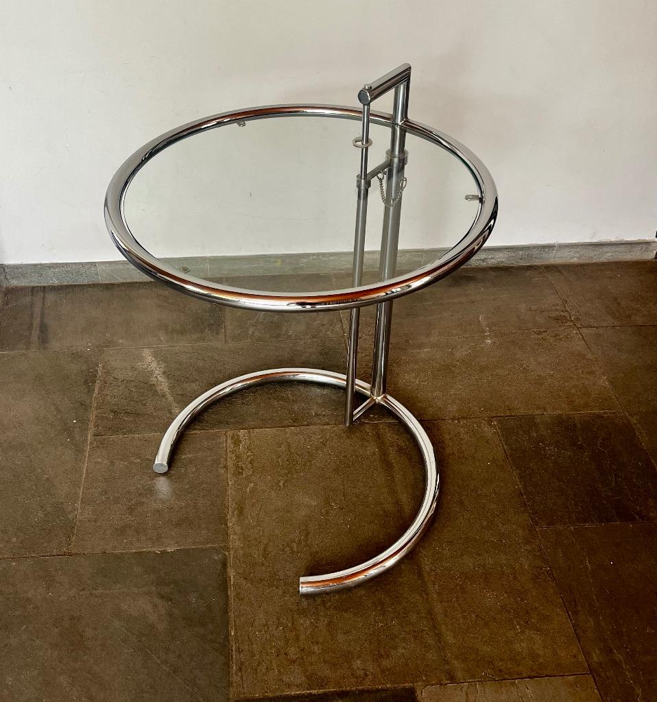 Iconische Adjustable Table E 1027 – Eileen Gray, Minder dan 55 cm, Gebruikt, Metaal of Aluminium, Rond