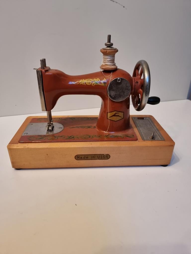 Vintage kindernaaimachine 'Made in USSR', Ophalen of Verzenden