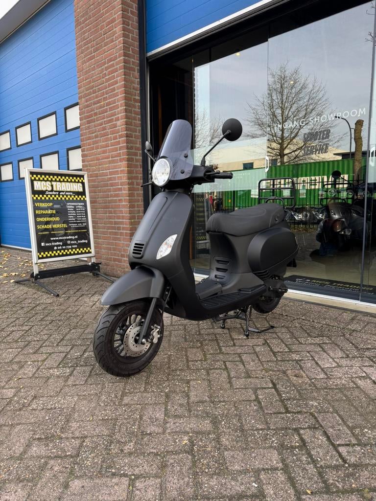 Riva snorscooter/mat zwart/bj 2020/km 4929, Ophalen, Gebruikt, Nvt, Benzine
