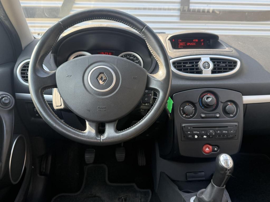 Renault Clio 1.2 Collection 2e Eigenaar|Airco|Cruise|Trekhaa, Voorwielaandrijving, Stof, Gebruikt, 4 cilinders