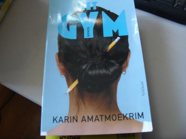 karin amatmoekrim - het gym, Boeken, Ophalen of Verzenden, Zo goed als nieuw, Nederland