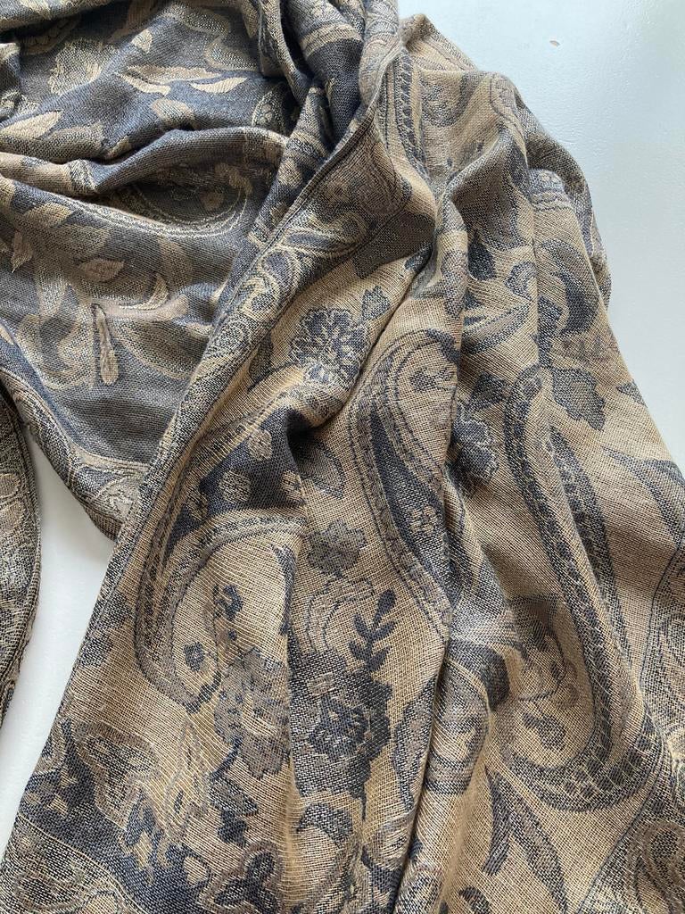 Klassieke SJAAL Stola (omslagdoek) taupe / goud, Ophalen of Verzenden, Zo goed als nieuw, Maat 46/48 (XL) of groter, Sjaal