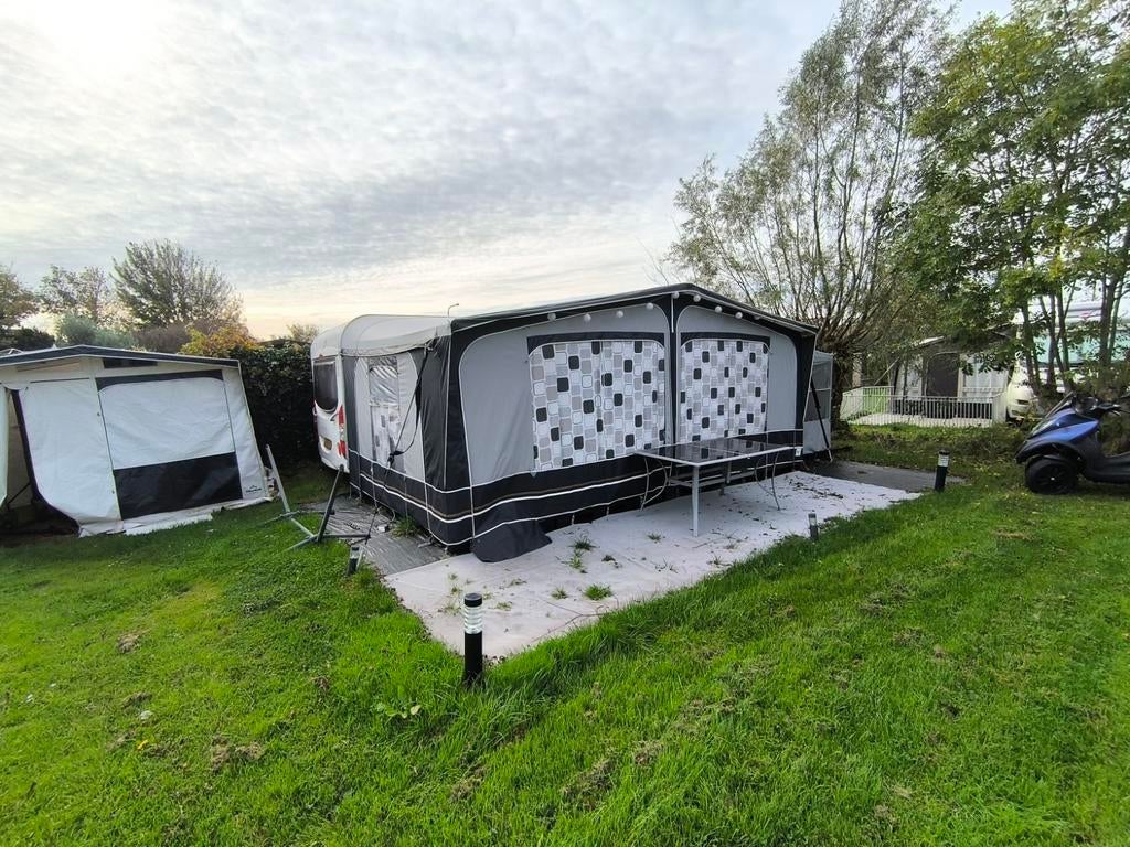Bürstner Belcanto 550 LT: Ruime caravan met complete inboede, Caravans en Kamperen, Ophalen of Verzenden