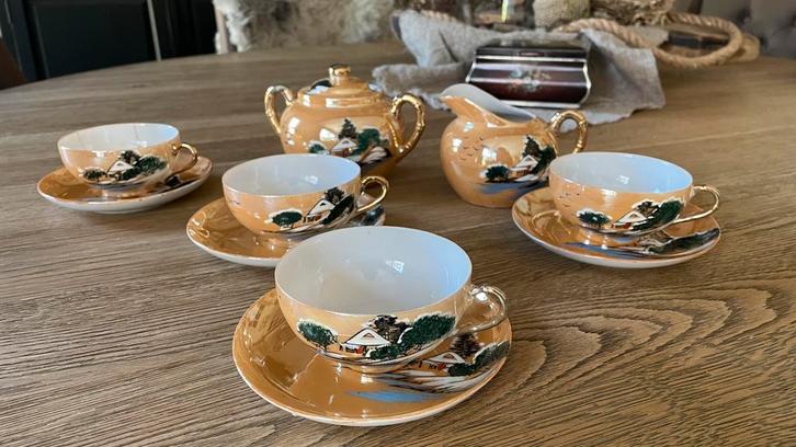 Servies van dun eggshell porselein, Antiek en Kunst, Antiek | Servies compleet, Ophalen of Verzenden