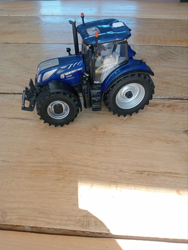 New Holland T7.300 LWB, Ophalen of Verzenden, Zo goed als nieuw, Tractor of Landbouw, Britains