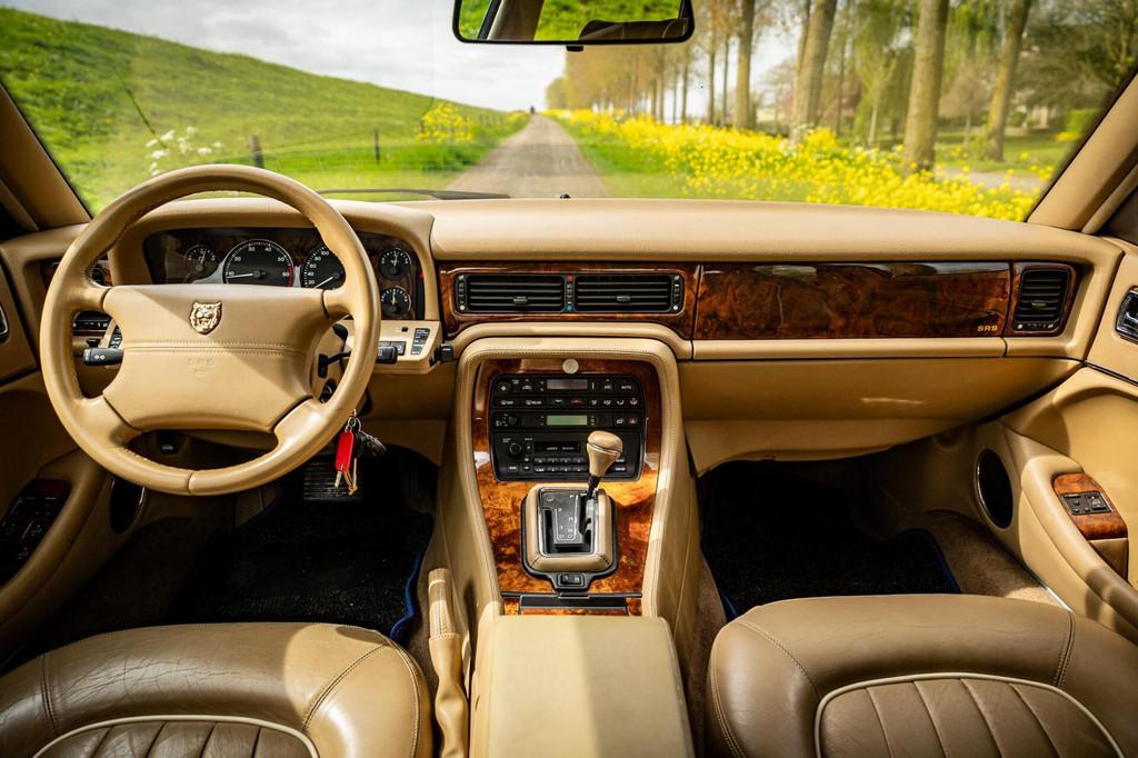 Jaguar Sovereign 4.0 | Origineel NL auto | Vol Opties, Auto's, Achterwielaandrijving, Gebruikt, Met garantie (alle), Bedrijf