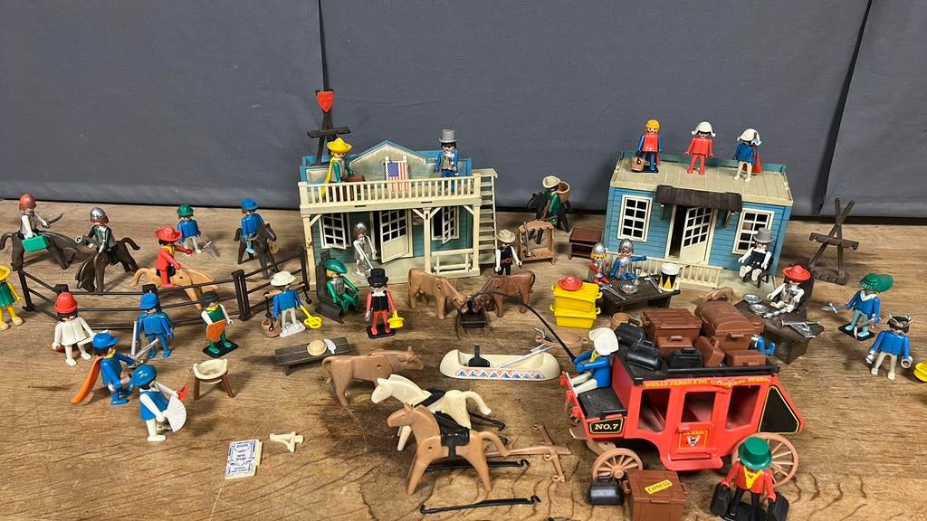 Playmobil western dorp. 3421 en 3422., Kinderen en Baby's, Speelgoed | Playmobil, Ophalen of Verzenden, Gebruikt, Los playmobil