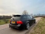 BMW 3-Serie M-pakket 2.0 318i 2009 Matzwart Nieuwe APK, Achterwielaandrijving, Zwart, Handgeschakeld, Particulier