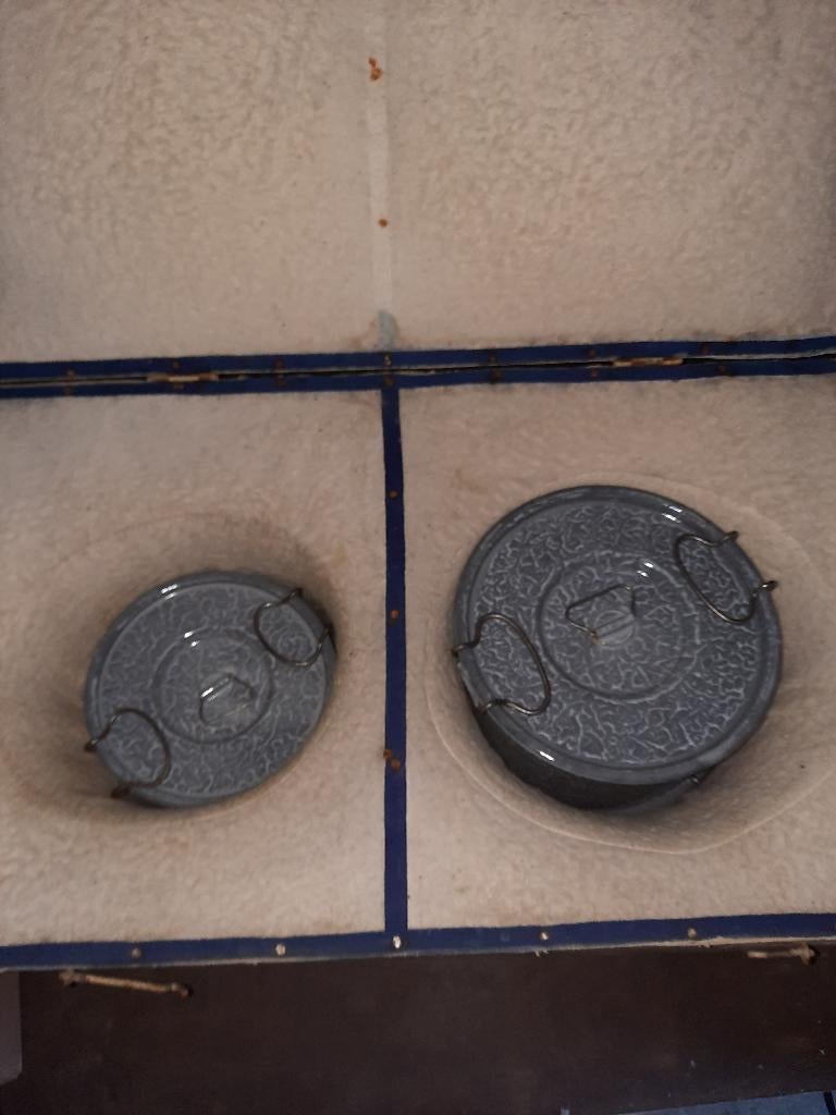 Hooikist met emaille hooikistpannen, Antiek en Kunst, Antiek | Emaille, Ophalen