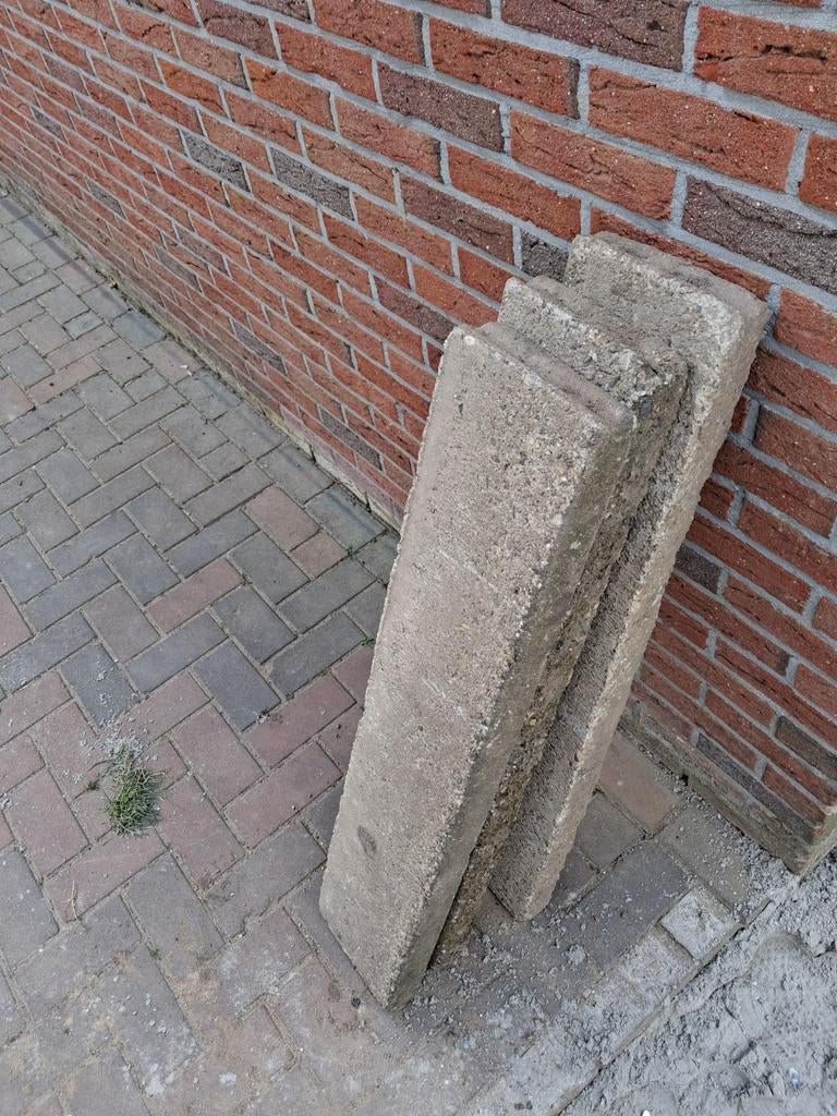 3 straatbandjes, Ophalen, Gebruikt, Biels, Beton