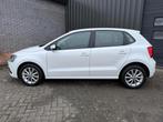Volkswagen Polo 1.2 TSI 90pk / HIGHLINE / PARELMOER WIT META, Auto's, Stof, Gebruikt, Zwart, 4 cilinders