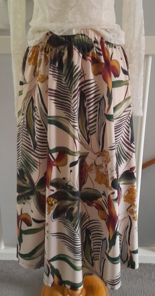 Hele mooie nieuwe rok maat 40/42, Kleding | Dames, Rokken, Maat 38/40 (M), Overige kleuren, Nieuw, Ophalen of Verzenden