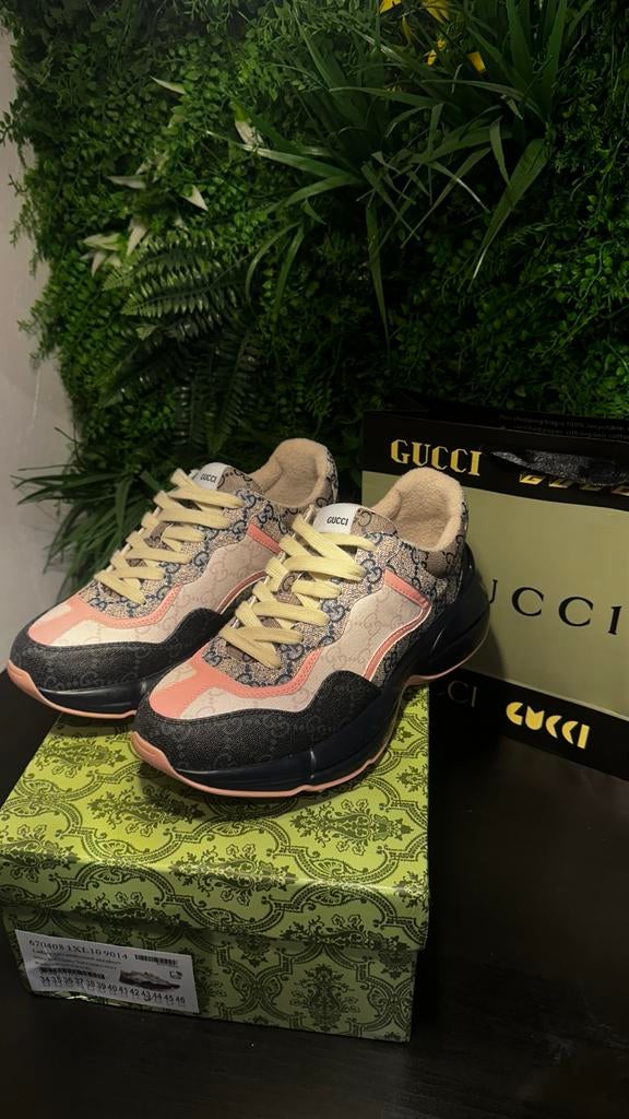 Gucci Rhyton Sneaker Roze Beige Canvas Maat 43, Ophalen of Verzenden, Zo goed als nieuw, Roze, Sneakers of Gympen