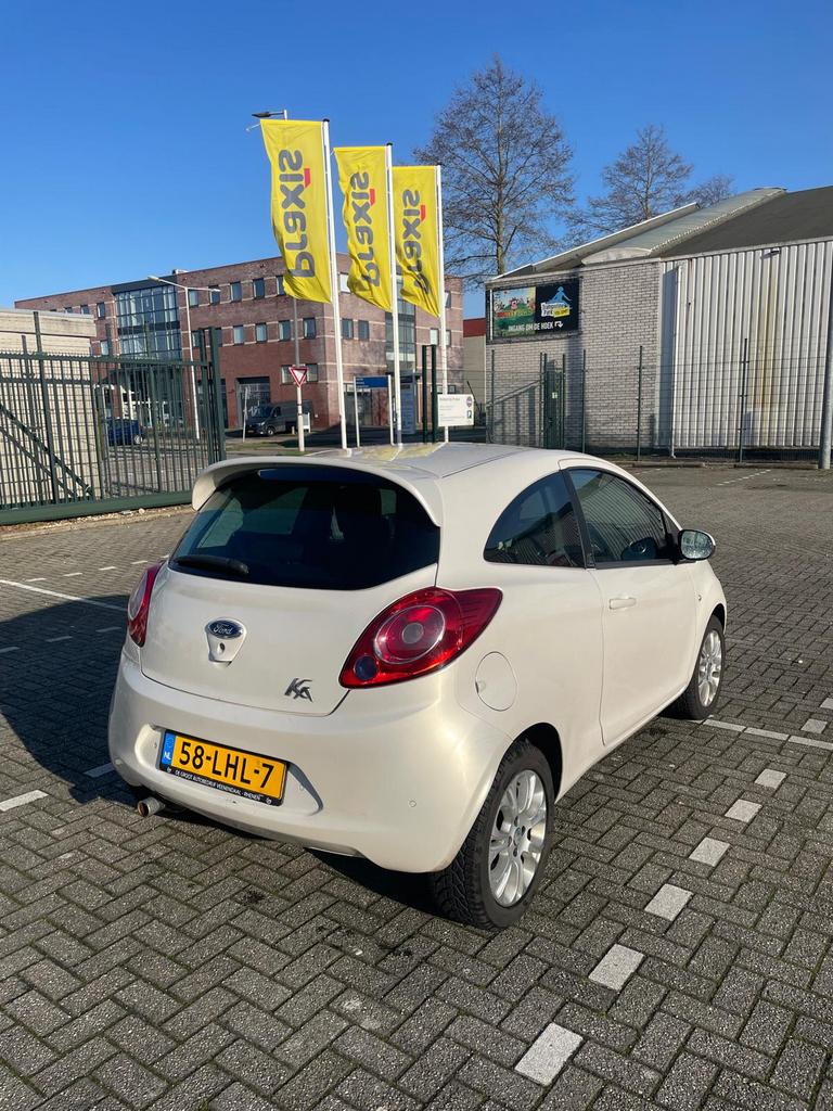 Ford Ka 1.2 51KW 2010 Wit, Auto's, Voorwielaandrijving, 1242 cc, 4 cilinders, 4 stoelen