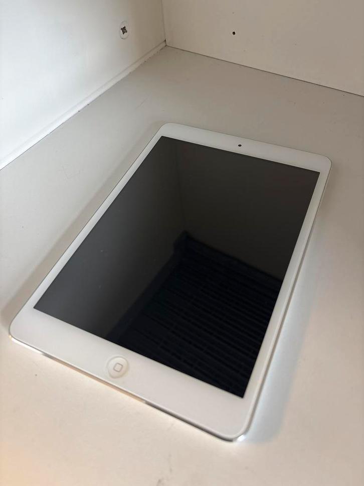 Apple iPad Mini A1432, Computers en Software, Apple iPads, Gebruikt, Apple iPad Mini, Wi-Fi, 7 inch of minder, 16 GB, Wit, Ophalen of Verzenden