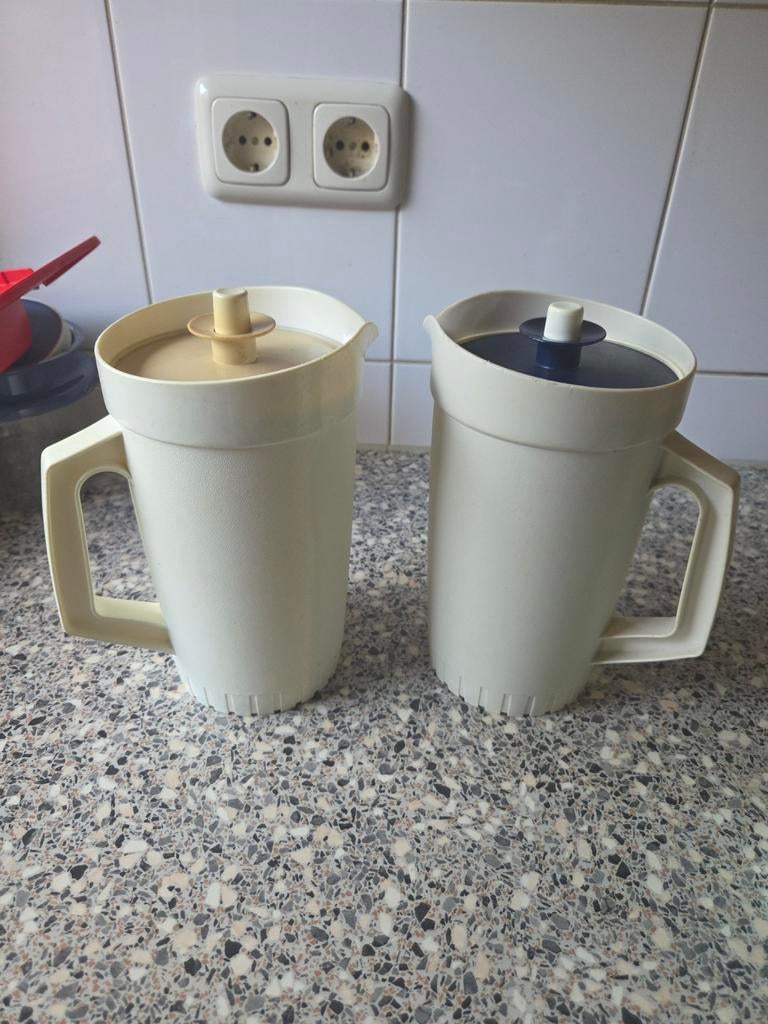 Twee vintage Tupperware kannen schenkkan, Huis en Inrichting, Ophalen of Verzenden