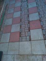 Gratis af te halen: Tuintegels en bielzen, Tuin en Terras, Ophalen, Gebruikt, 10 m² of meer, Beton