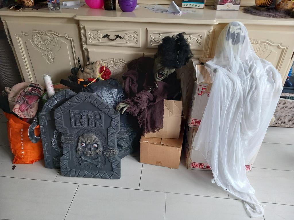 Grote partij Halloween spullen, Hobby en Vrije tijd, Feestartikelen, Ophalen, Zo goed als nieuw, Feestartikel, Halloween of Griezel