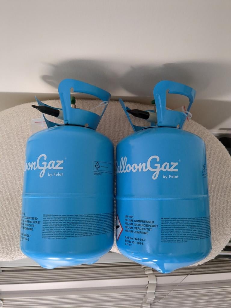 Lege helium tanks, Ophalen, Gebruikt