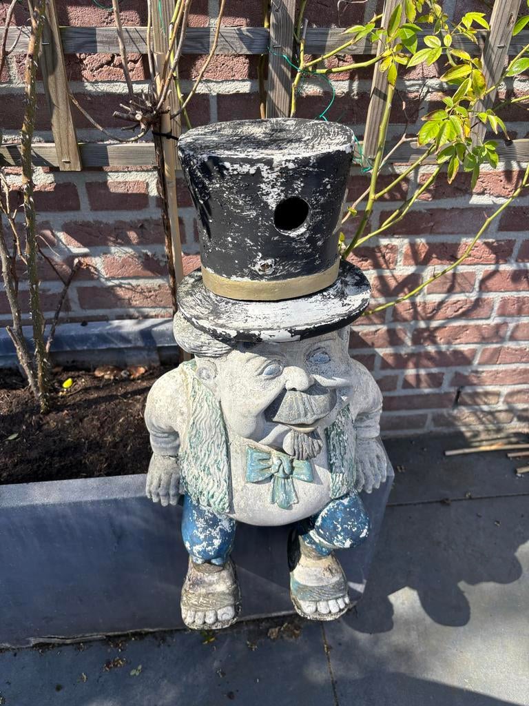Tuinkabouter met vogelhuisje in hoge hoed, Ophalen, Gebruikt, Steen, Tuinkabouter