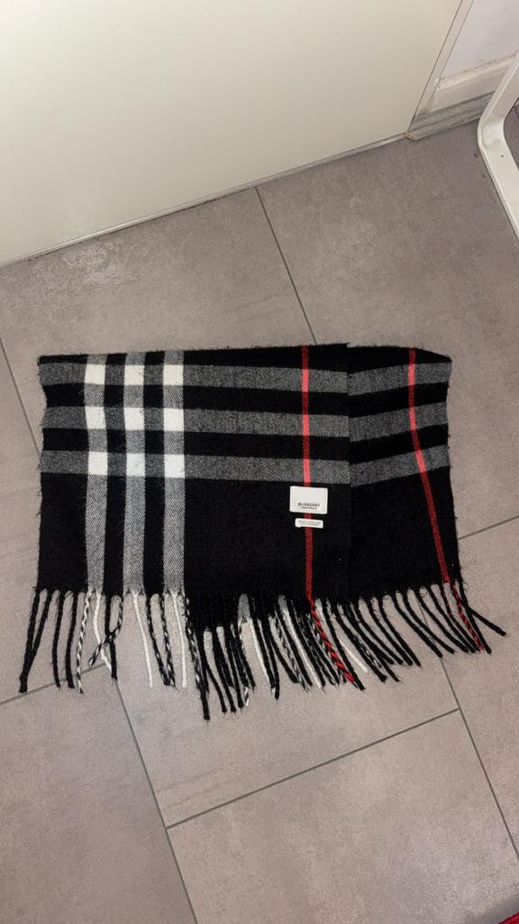 Burberry sjaal, Kleding | Dames, Mutsen, Sjaals en Handschoenen, Ophalen of Verzenden, Zo goed als nieuw, Sjaal