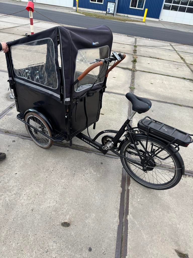 Bakfiets met huif, Fietsen en Brommers, Fietsen | Bakfietsen, Gebruikt, Elektrisch, 2 kinderen, Ophalen