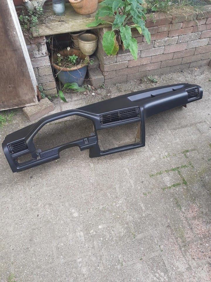 aangeboden nette dashboard bmw E30 €100,-, Auto-onderdelen, Dashboard en Schakelaars, Ophalen, Gebruikt, BMW
