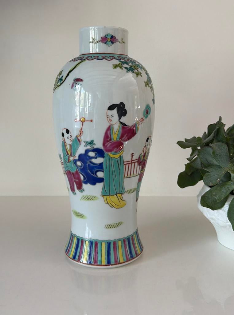 Chinese Famille Rose vaas, Antiek en Kunst, Antiek | Porselein, Ophalen of Verzenden