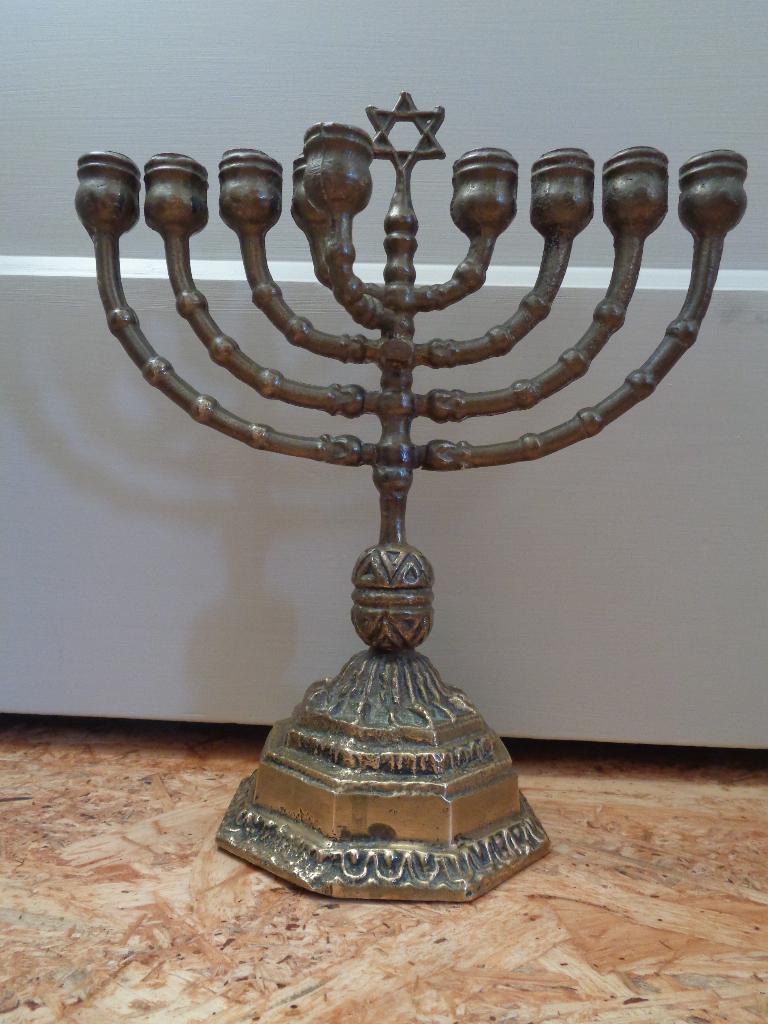 Chanoeka messing kandelaar 9-armig Judaica hoogte 27 cm, Ophalen of Verzenden, Koper of Brons