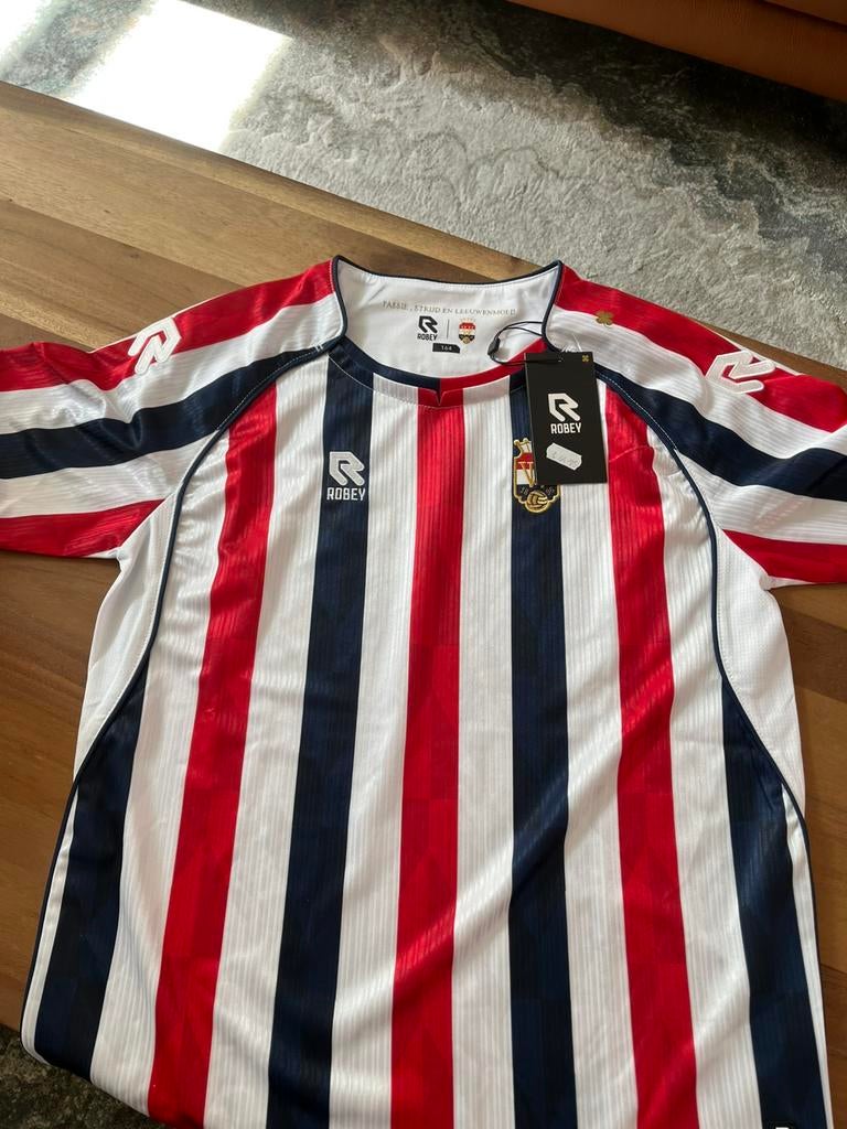 Te koop een nieuw voetbal shirt voor kinderen, Maat XS of kleiner, Ophalen of Verzenden, Zo goed als nieuw, Shirt