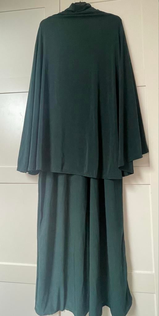 Donkergroene jersey abaya met khimar, Maat 38/40 (M), Ophalen of Verzenden, Gedragen, Onder de knie
