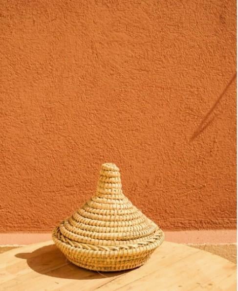 Decoratieve rieten mand met deksel - Handgemaakt, Huis en Inrichting, Woonaccessoires | Schalen en Manden, Mand, Rond, Ophalen of Verzenden