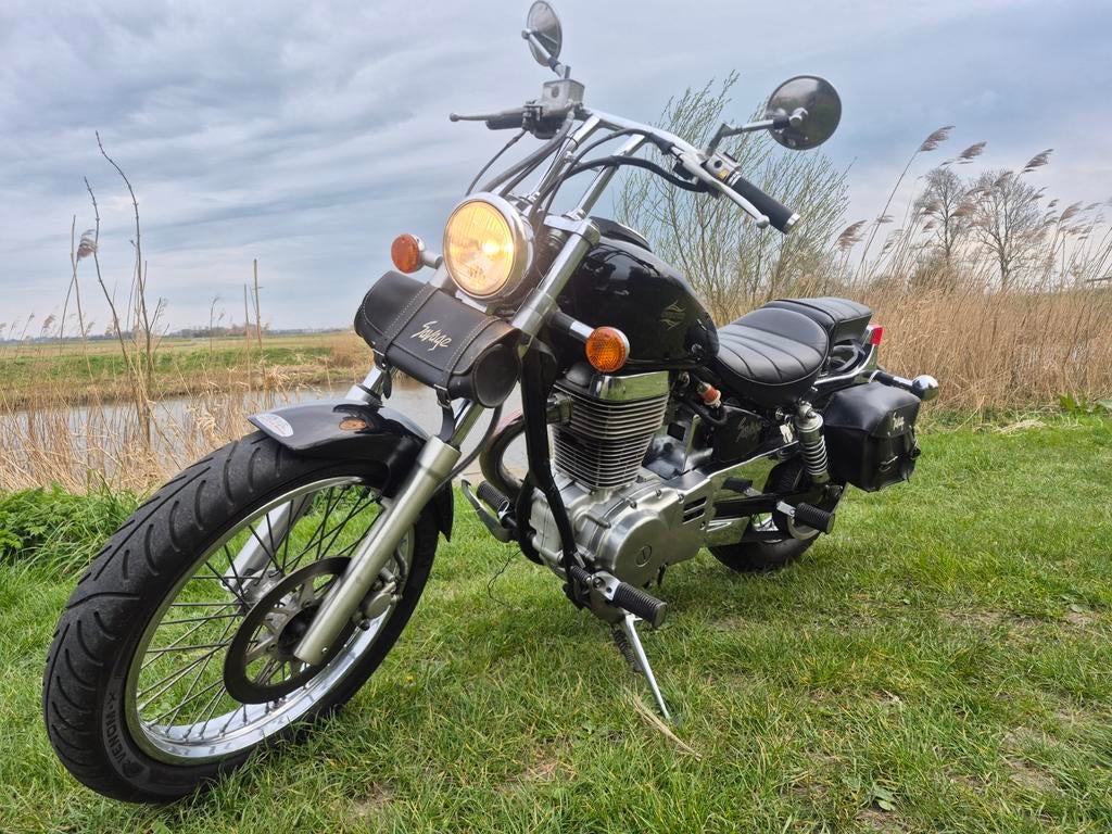 Suzuki Savage Chopper - Klassieke stijl, betrouwbare rit, Cardan-aandrijving, Gebruikt, Particulier, 1 cilinder