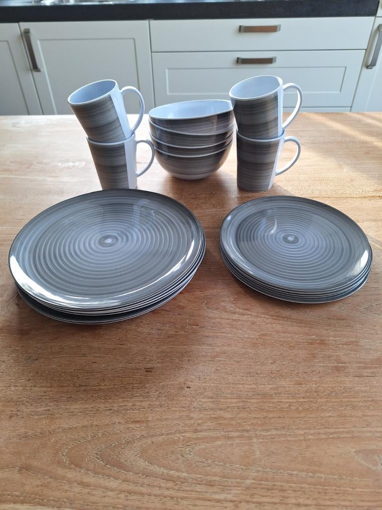 Melamine servies 4 weken 2x gebruikt, Ophalen of Verzenden, Zo goed als nieuw