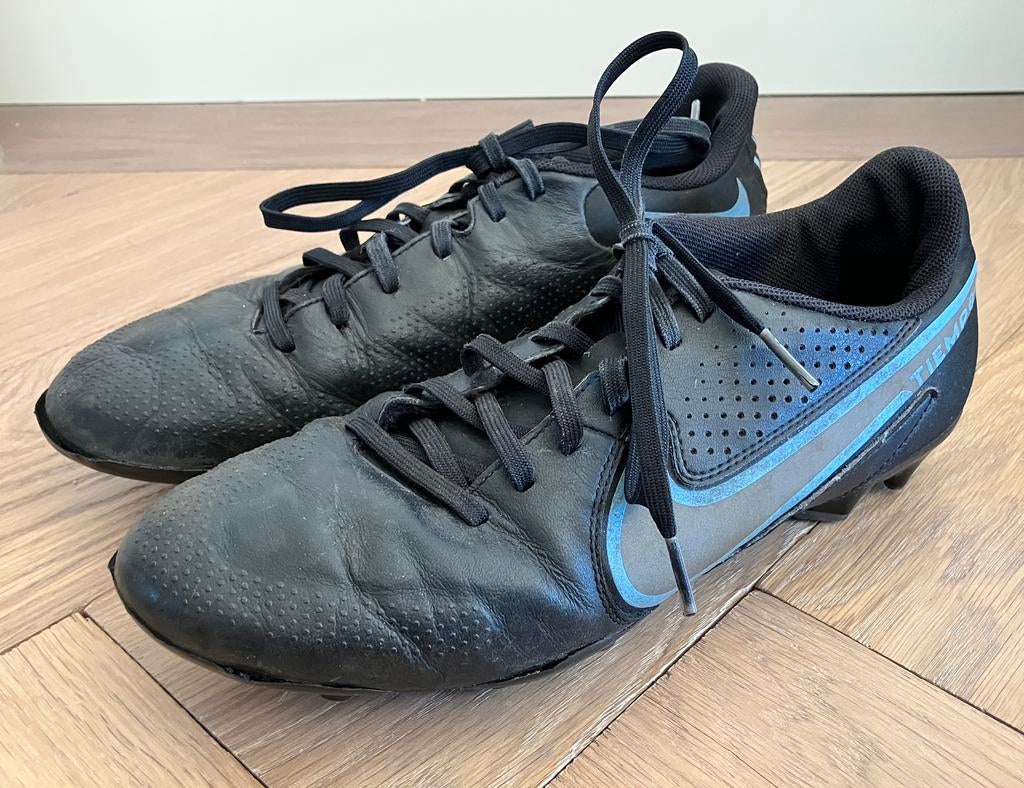 Voetbalschoenen Nike Tiempo maat 40-42, Maat XS of kleiner, Ophalen of Verzenden, Zo goed als nieuw, Schoenen