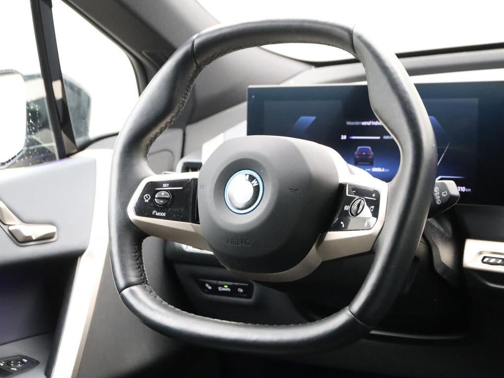 BMW iX xDrive50 Sport Edition 112 kWh - Trekhaak (bj 2024), Auto's, BMW, Automaat, 131 €/maand, Gebruikt, 523 pk