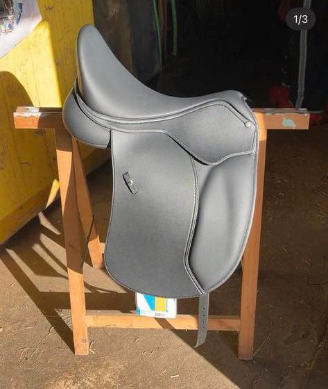 Moet weg!!Zo goed als nieuw wintec dressuur zadel 17,5 inch, Dieren en Toebehoren, Paarden en Pony's | Zadels, Ophalen of Verzenden
