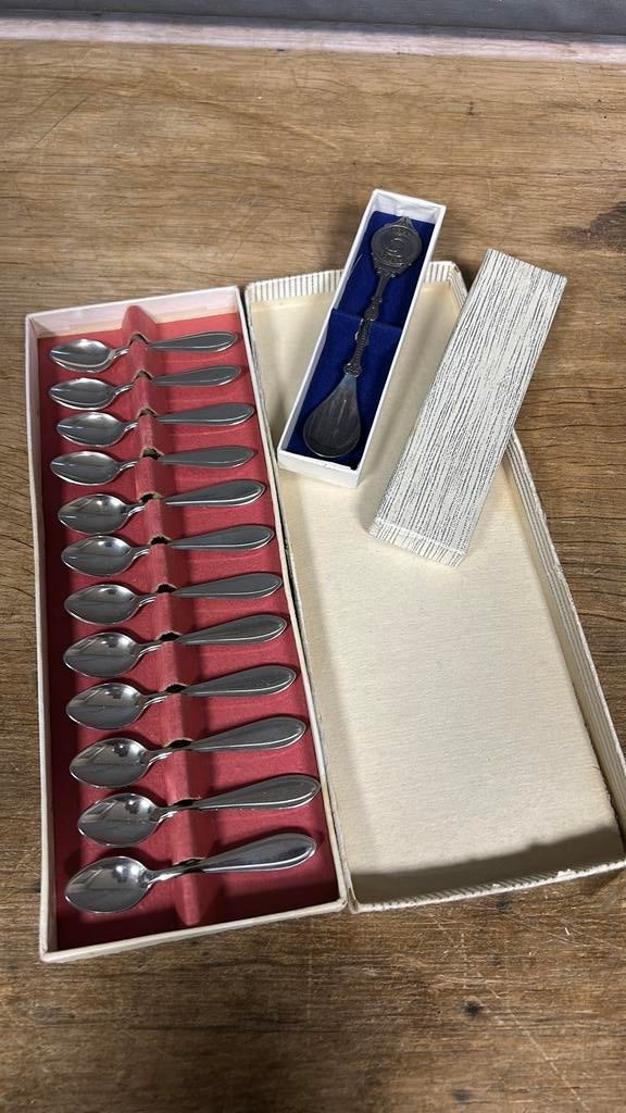 Kleine lepeltjes 12 stuks. Een zilver lepeltje., Antiek en Kunst, Ophalen of Verzenden