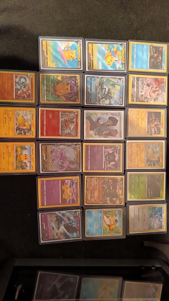 Pokémon Lot met Pikachu, V & EX  NM/Mint card protection., Ophalen of Verzenden, Zo goed als nieuw, Meerdere kaarten, Foil