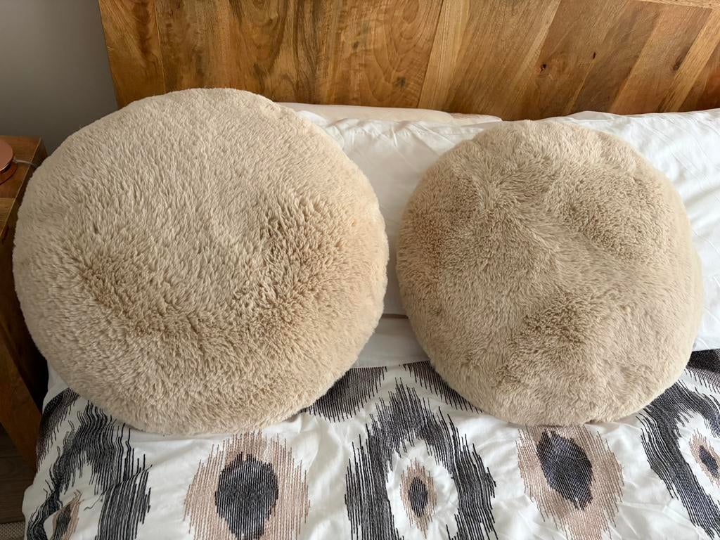 2 Zara cushions, Huis en Inrichting, Ophalen, Minder dan 50 cm, 125 cm of meer, Zo goed als nieuw