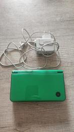 Nintendo DSi XL groen met lader, Spelcomputers en Games, Spelcomputers | Nintendo DS, Ophalen of Verzenden, Zo goed als nieuw