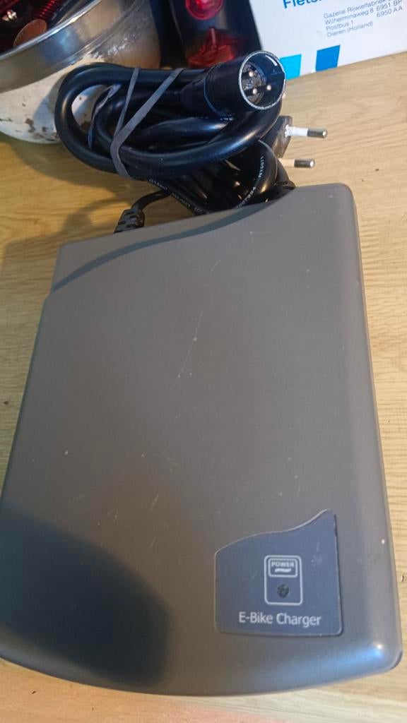 Oplader e.bike 3pins, Fietsen en Brommers, Ophalen of Verzenden